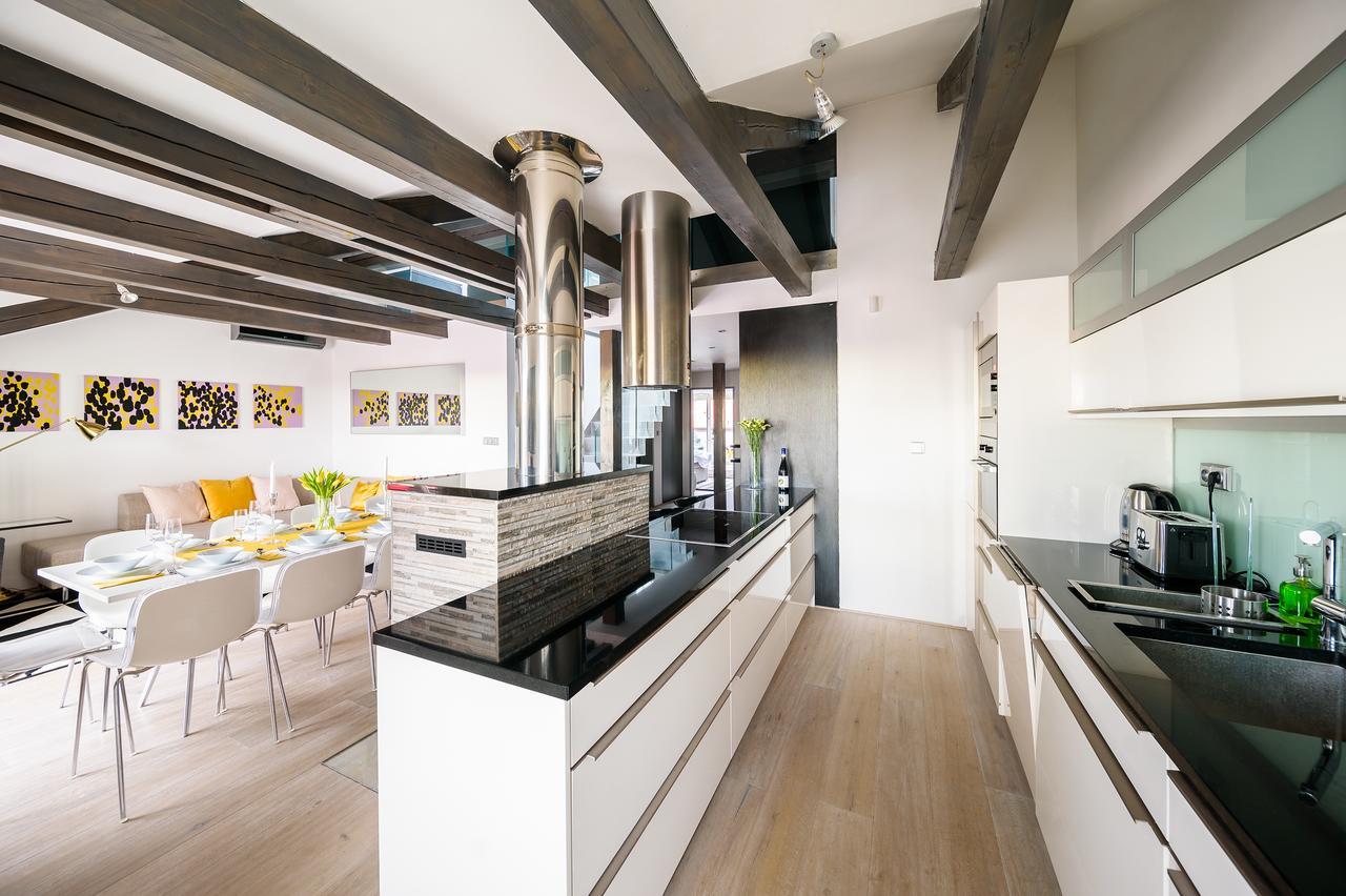 President Apt By Prague Castle, Views Bagian luar foto